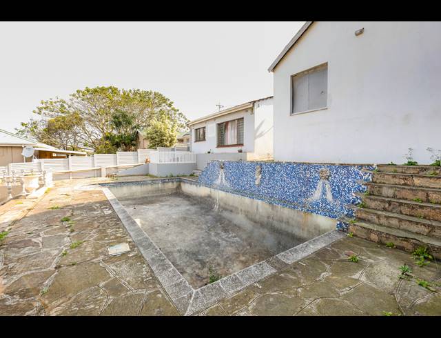 400M² BUILDING FOR SALE IN ESSENWOOD